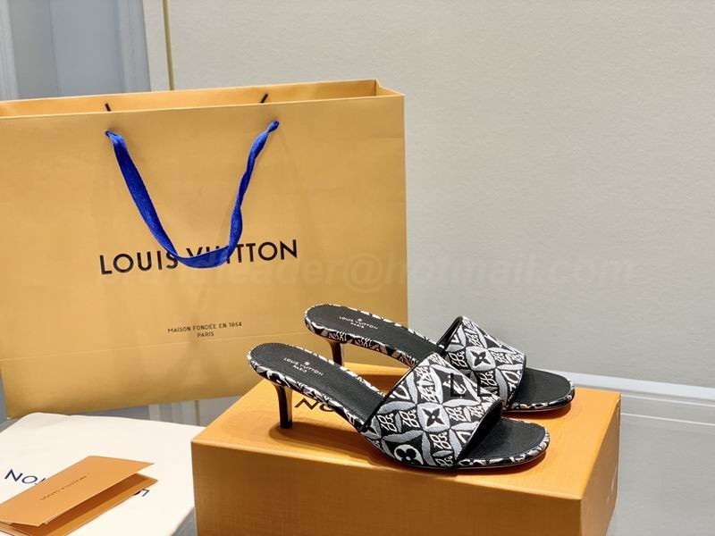 Louis Vuitton Women's Slippers 123